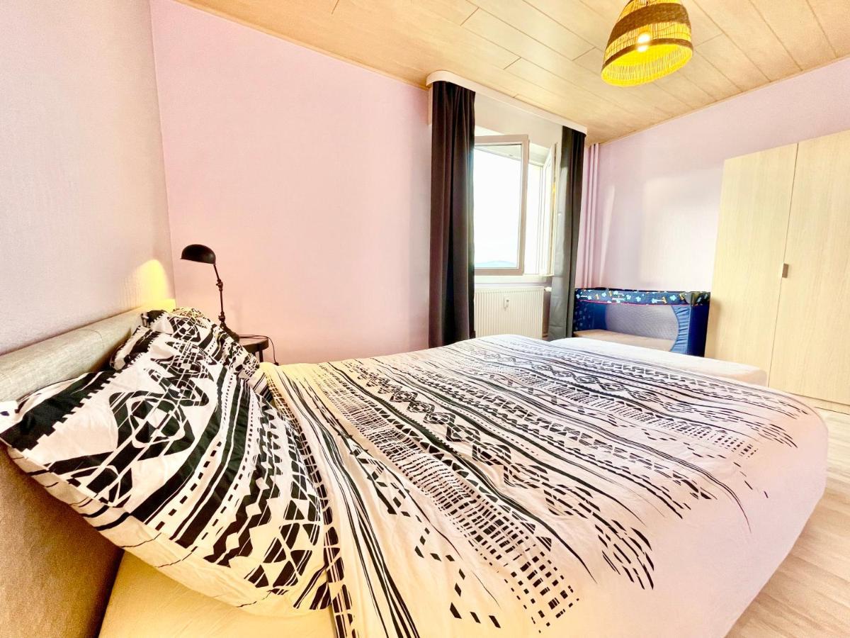 La Cigogne: Balcony Retreat with Netflix and Free Parking Apartment Colmar Exterior photo
