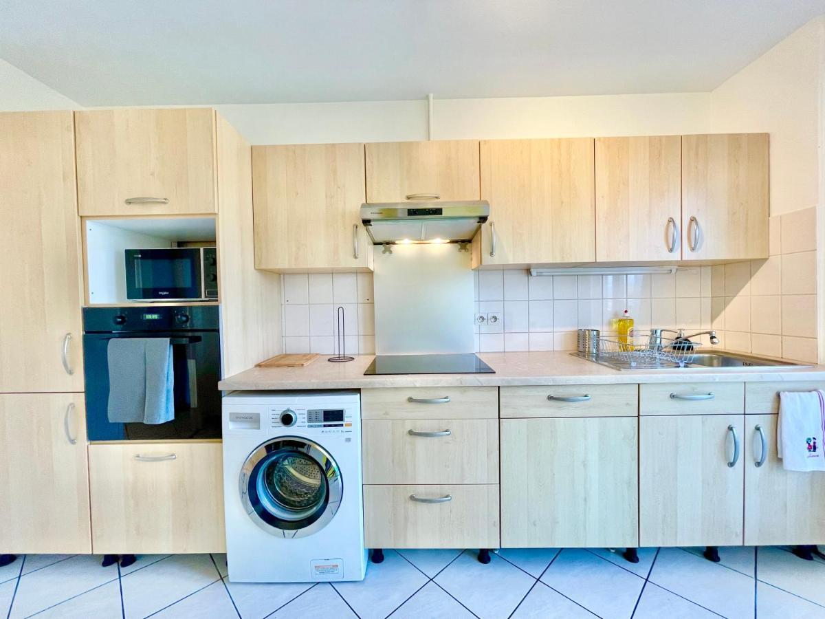 La Cigogne: Balcony Retreat with Netflix and Free Parking Apartment Colmar Exterior photo